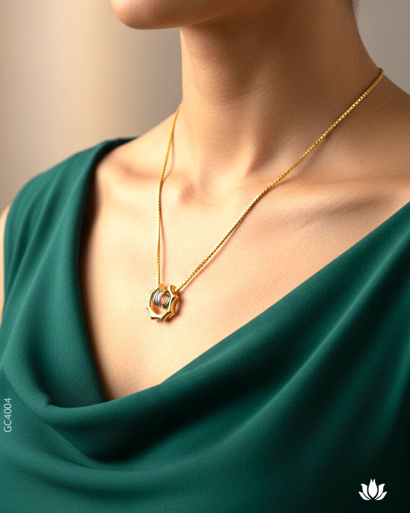 18K Yellow Gold Unique Chain Locket - GEHNABOX