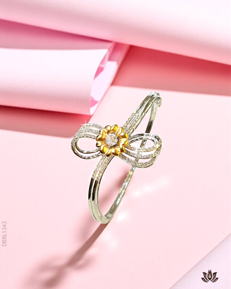 14K Real Diamond Prominent Flower Bracelet H-I/VS-SI