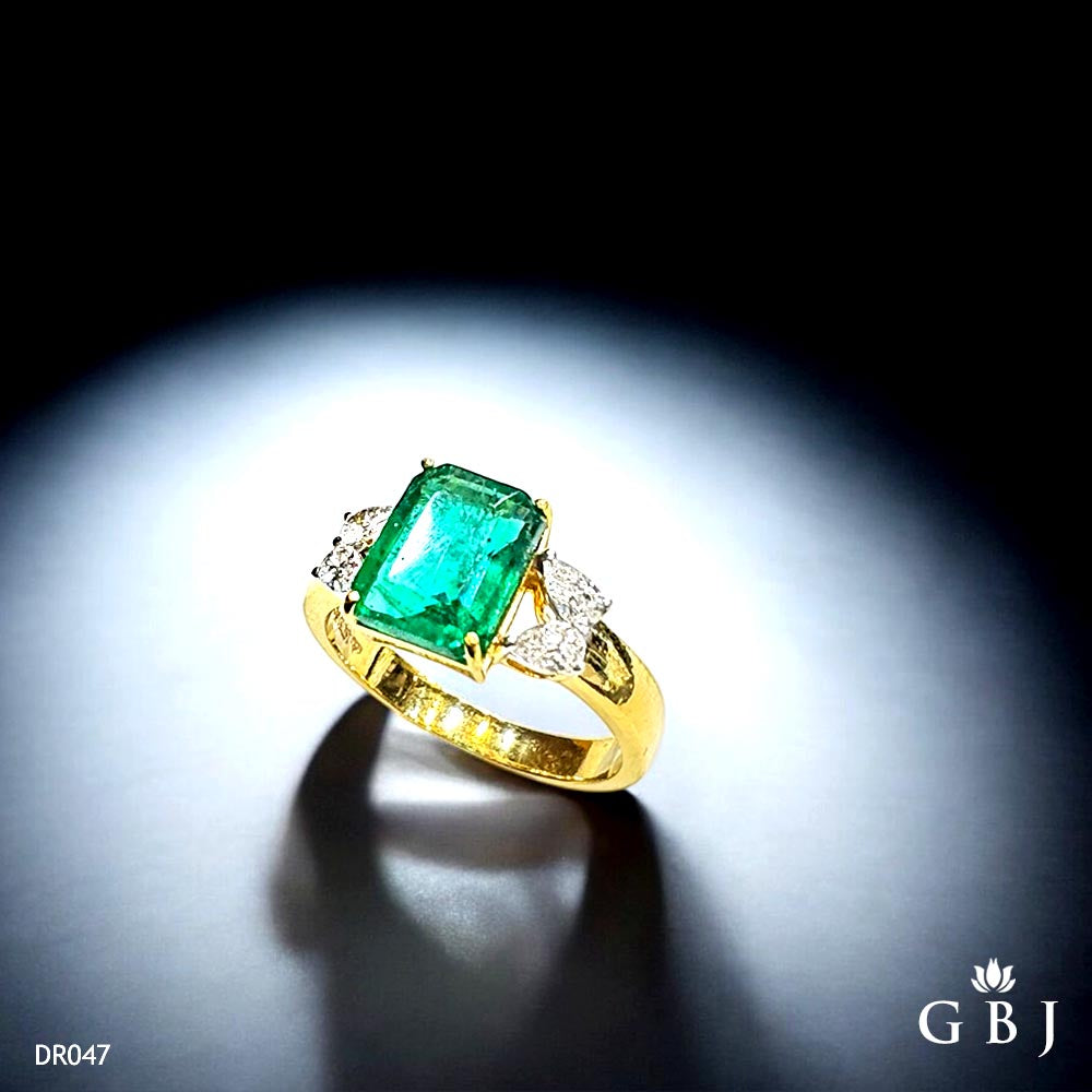 18K Real Diamond Emerald Ring VS-SI / F-G