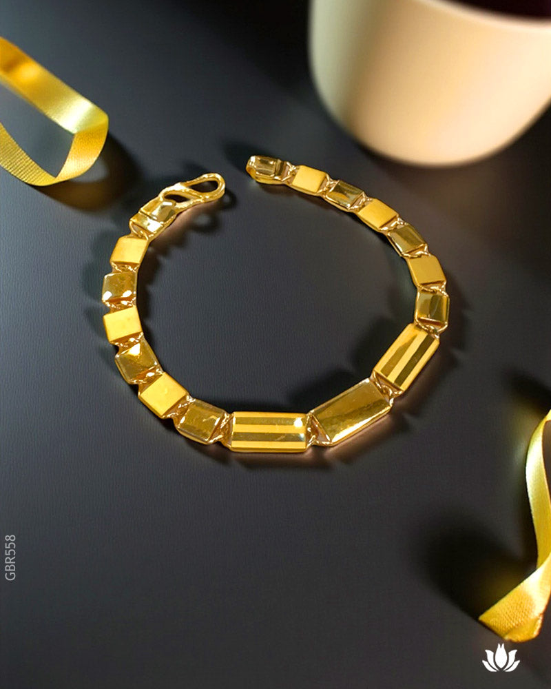 22K Yellow Gold Geometric Bracelet