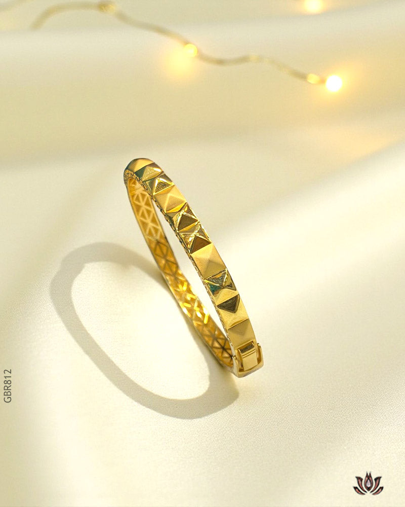 22K Yellow Gold Band Bracelet