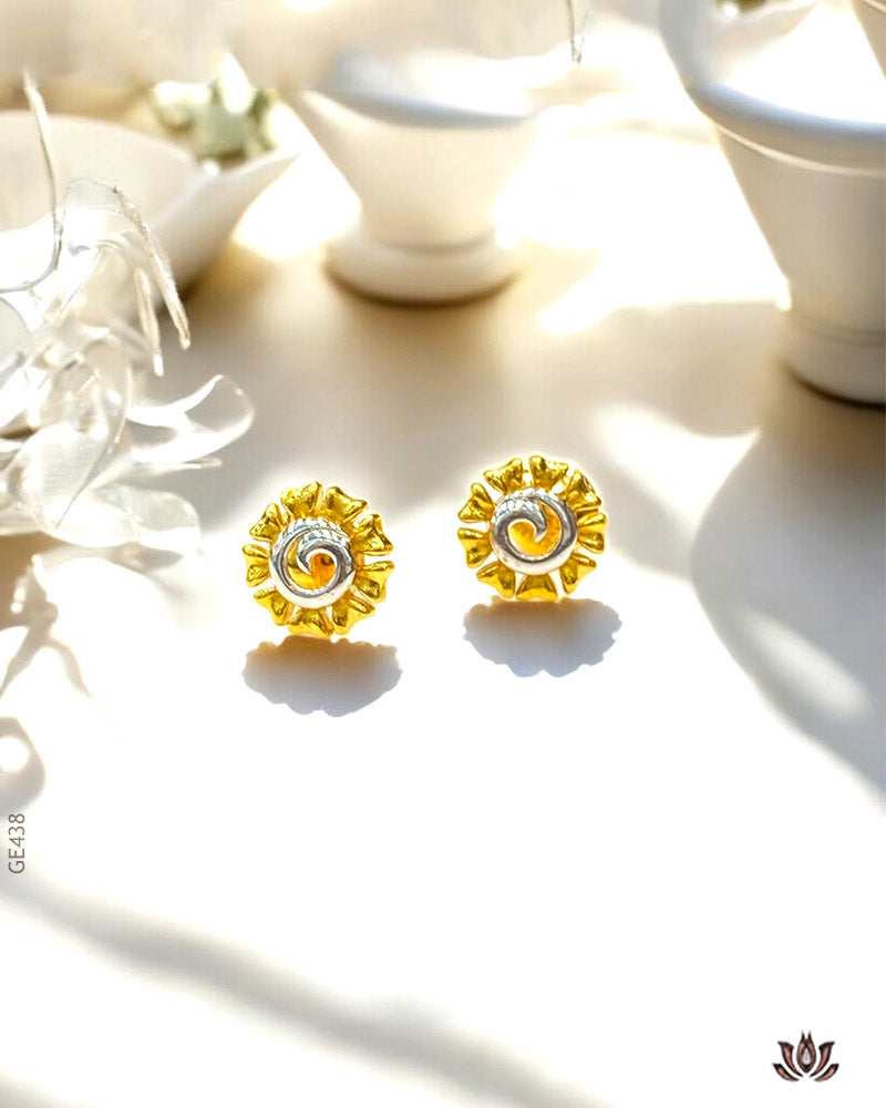 22K Yellow Gold  Swirling Floral Tops