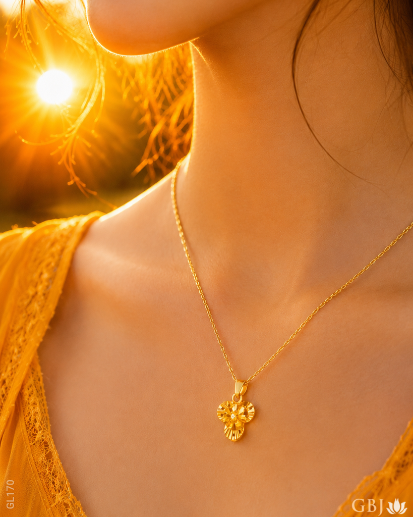 22K Yellow Gold Three-Petal Locket