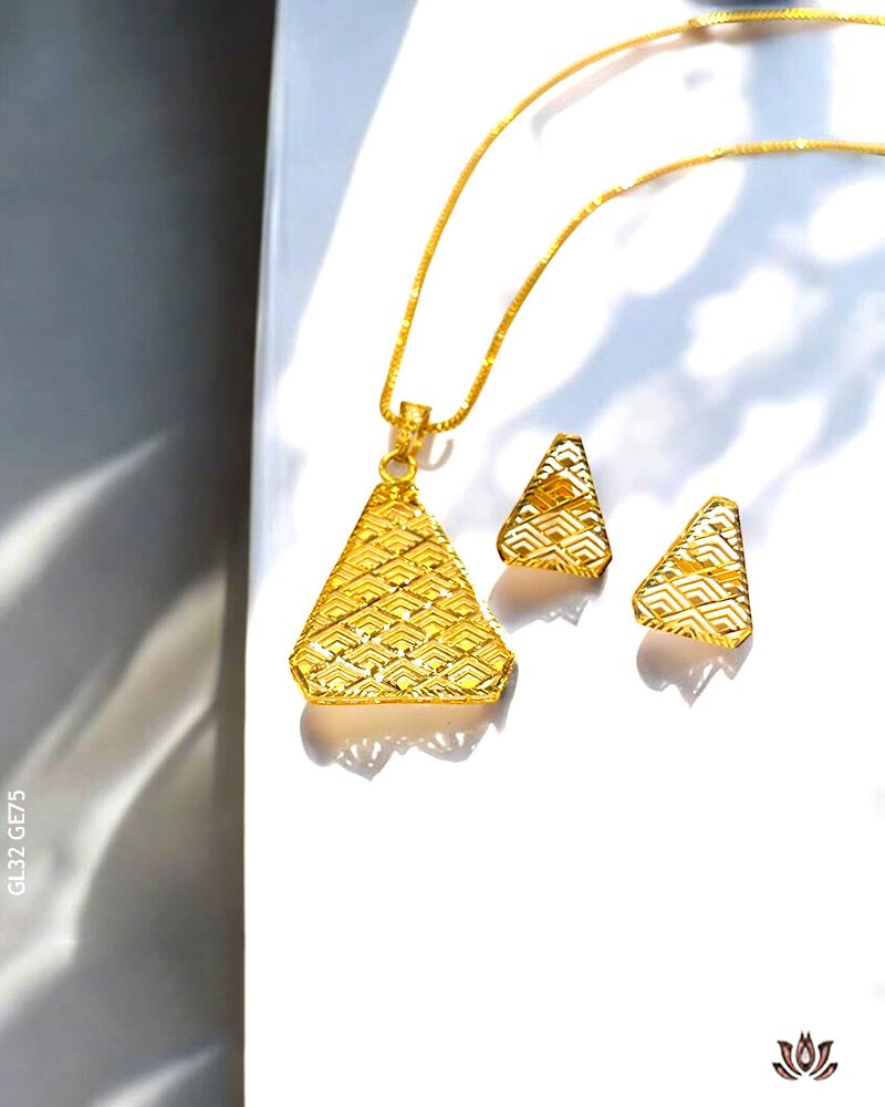 22K Yellow Gold Geometric  Pendant Set