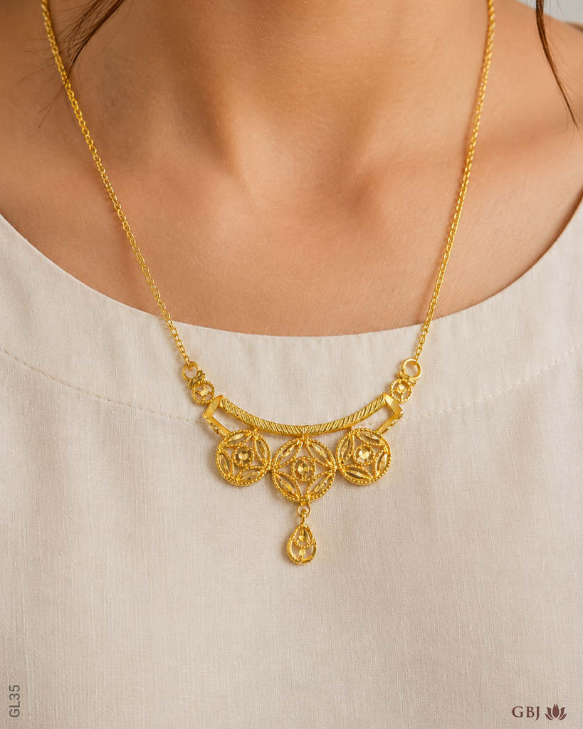 22K Yellow Gold Timeless Filigree Locket