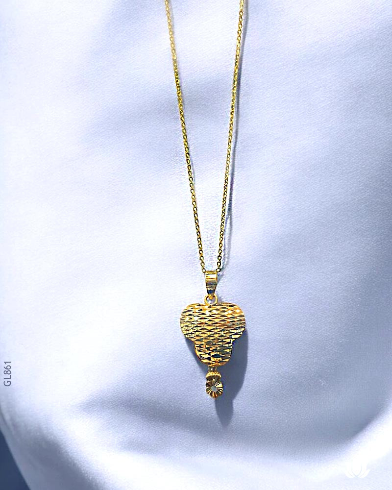 22K Yellow Gold Filigree Heart Locket