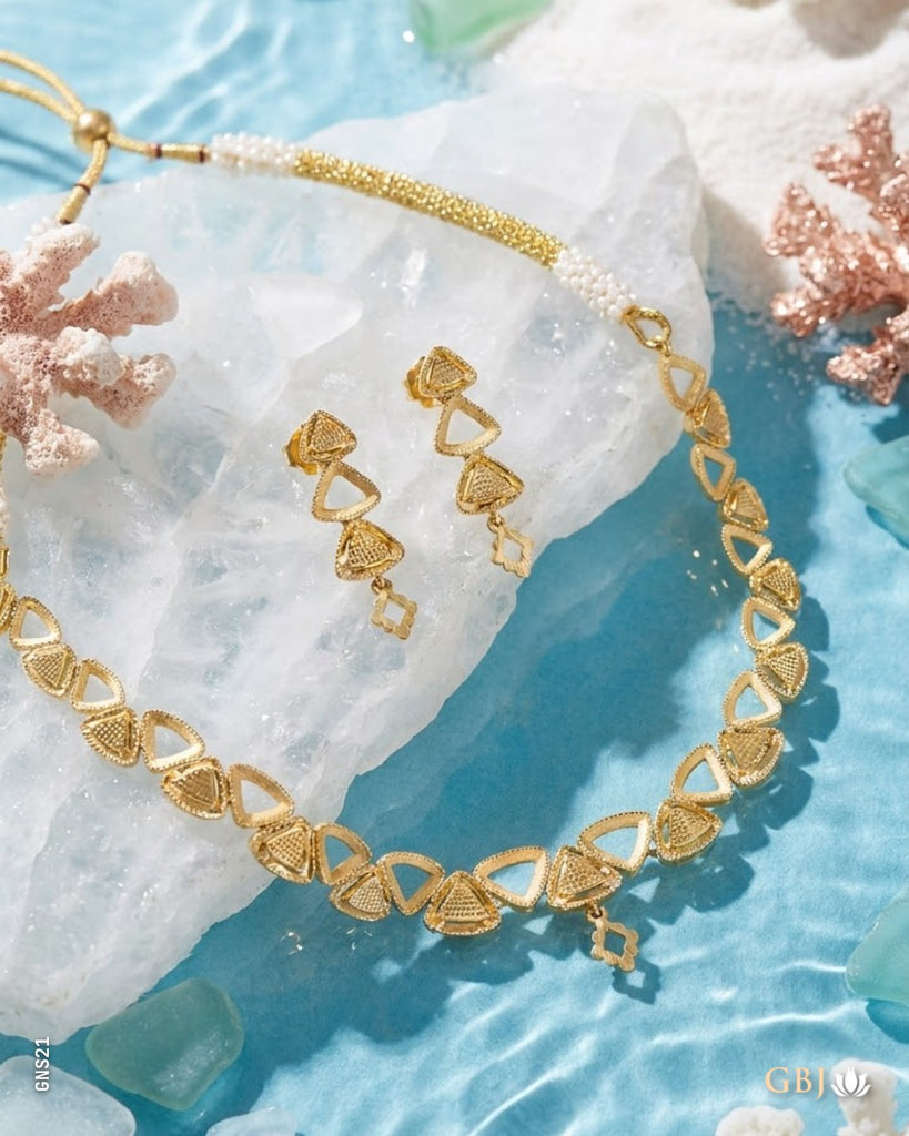 18K Yellow Gold Triangular Harmony Necklace Set