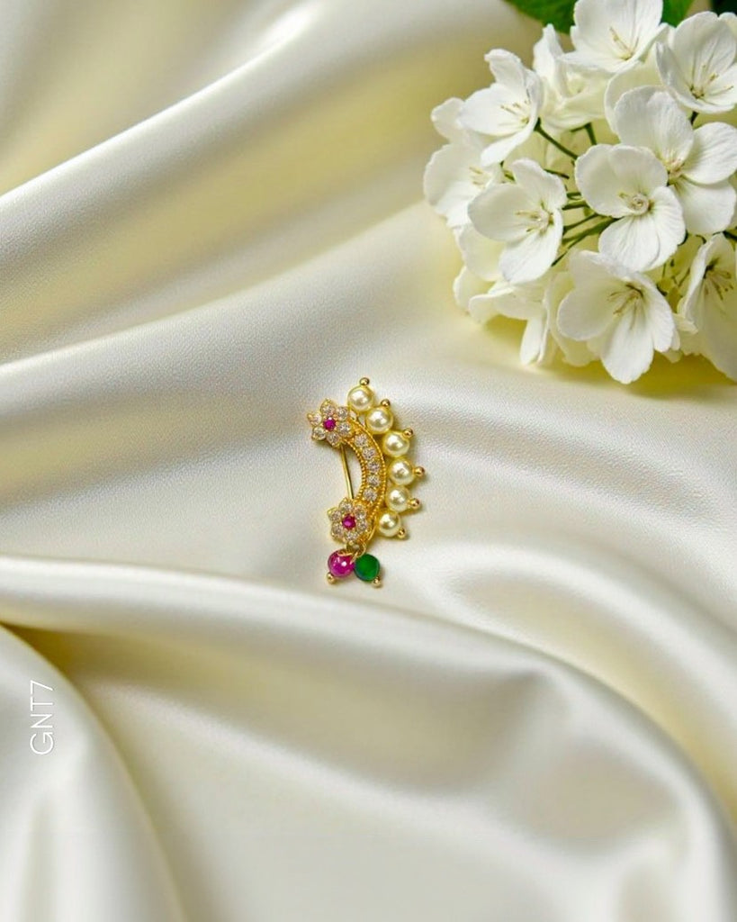 18K Yellow Gold Floral Motif Swarovski Nath