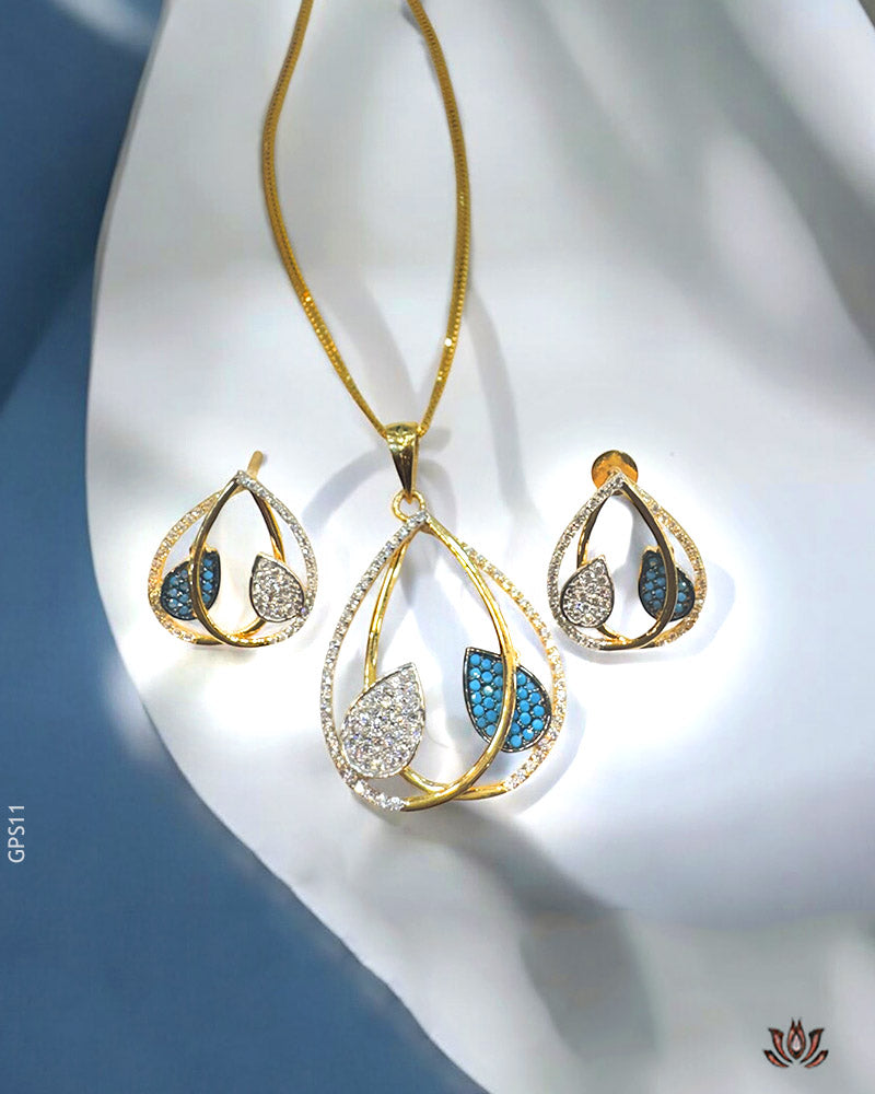 18K  Yellow Gold Delicate  Pendant Set