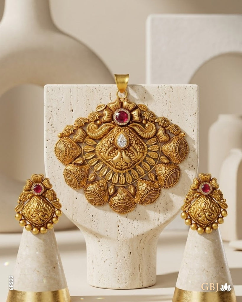 22K Antique Gold Imperial Peacock Pendant Set