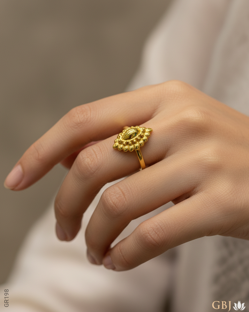 22K Yellow Gold Eye-Shaped Ring