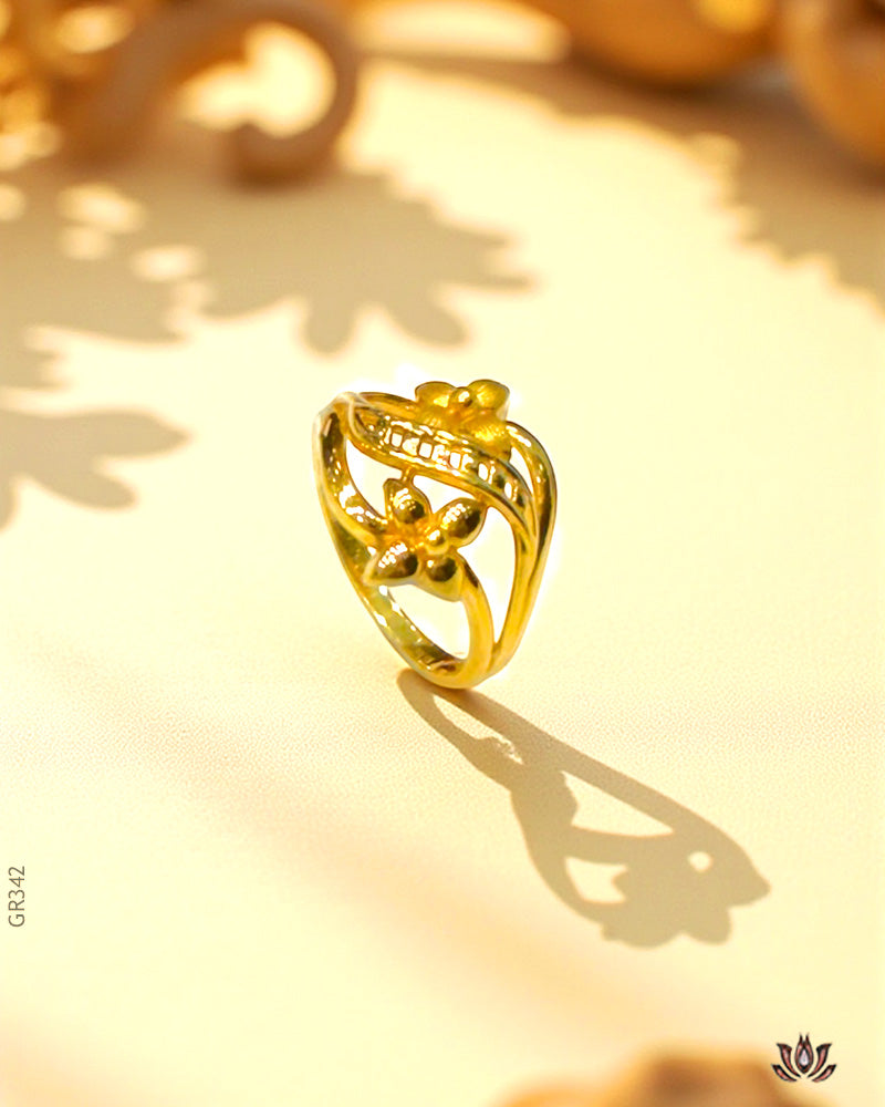 22K Yellow Gold Elegant Floral Ring