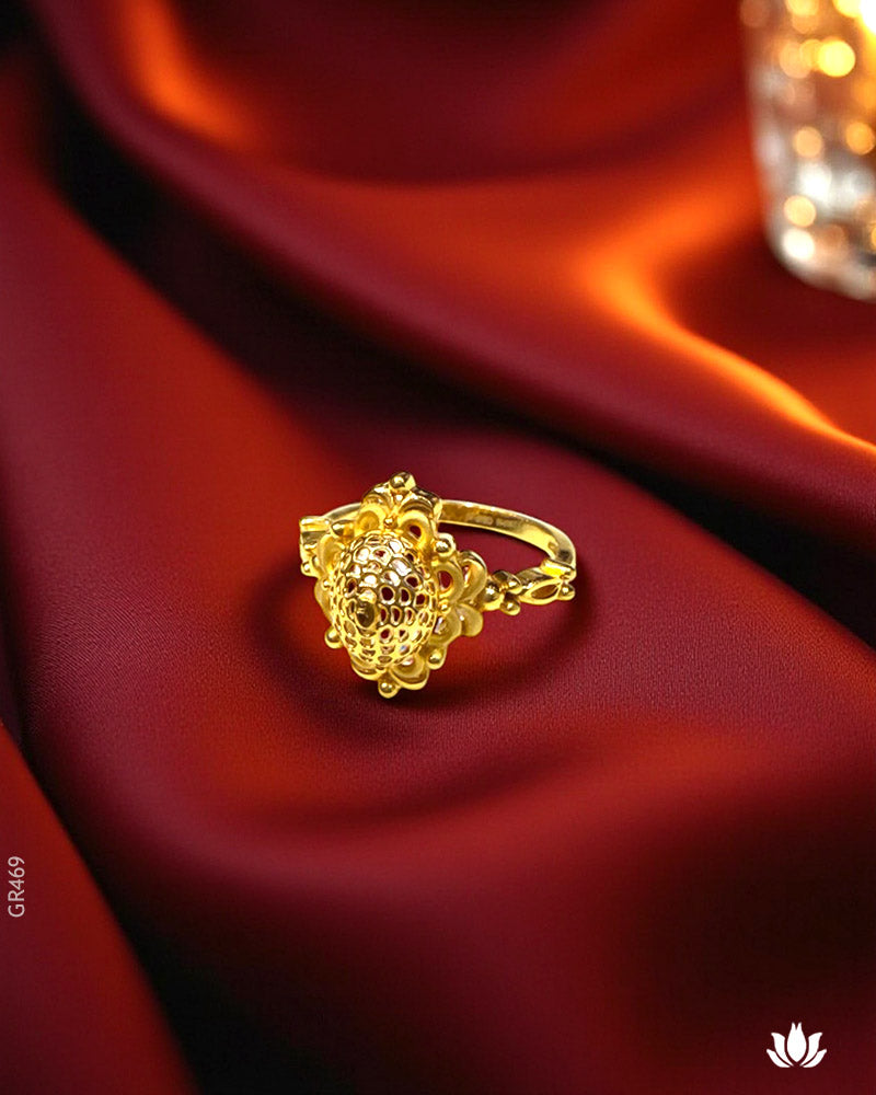 22K Yellow Gold  Delicate Ring