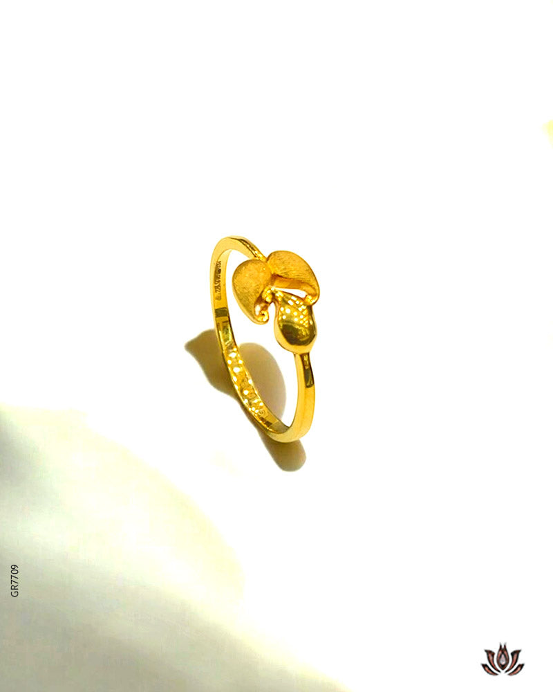 22K Real Yellow Gold Classic Motive Ring