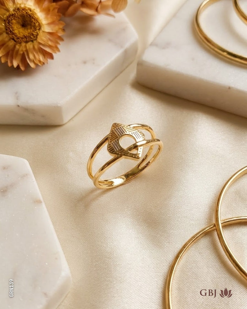 18K Yellow Gold Kite & Split-Band Ring
