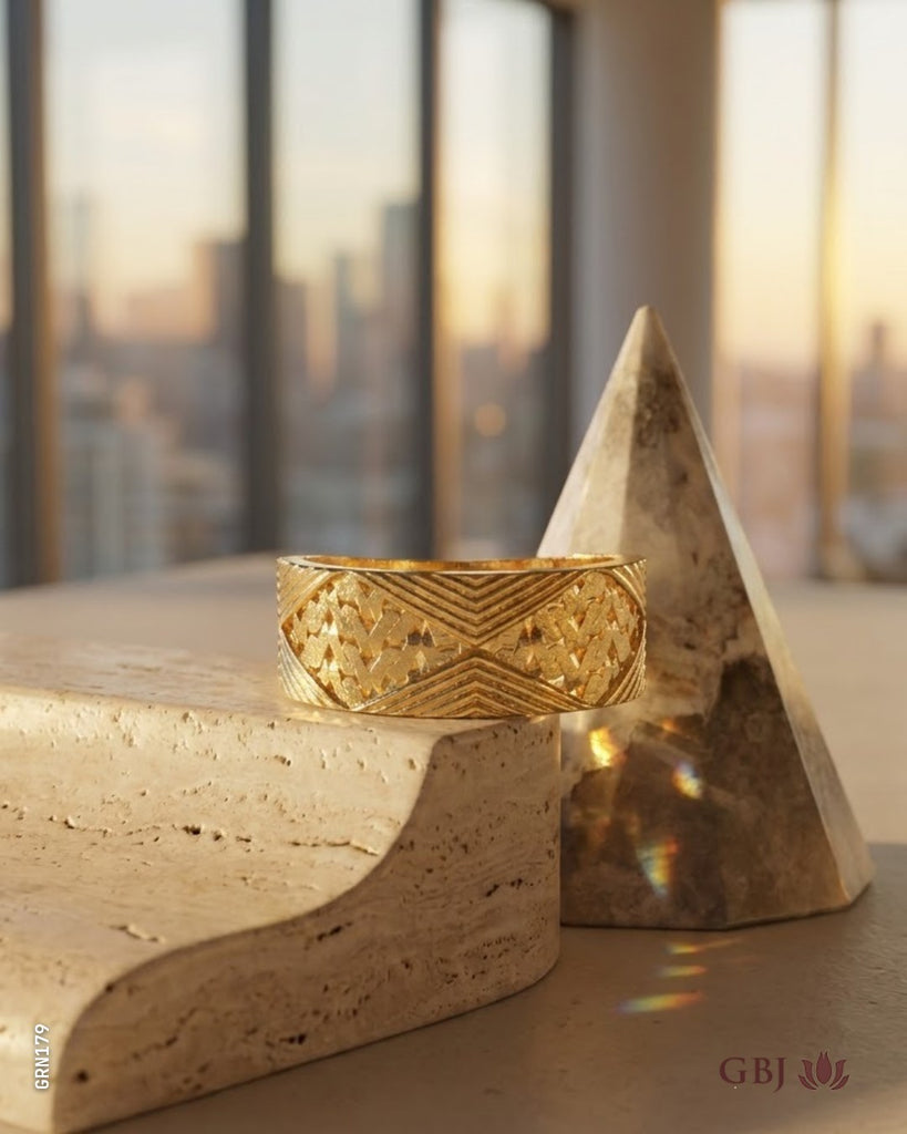 18K Yellow Gold Pierced Band Ring