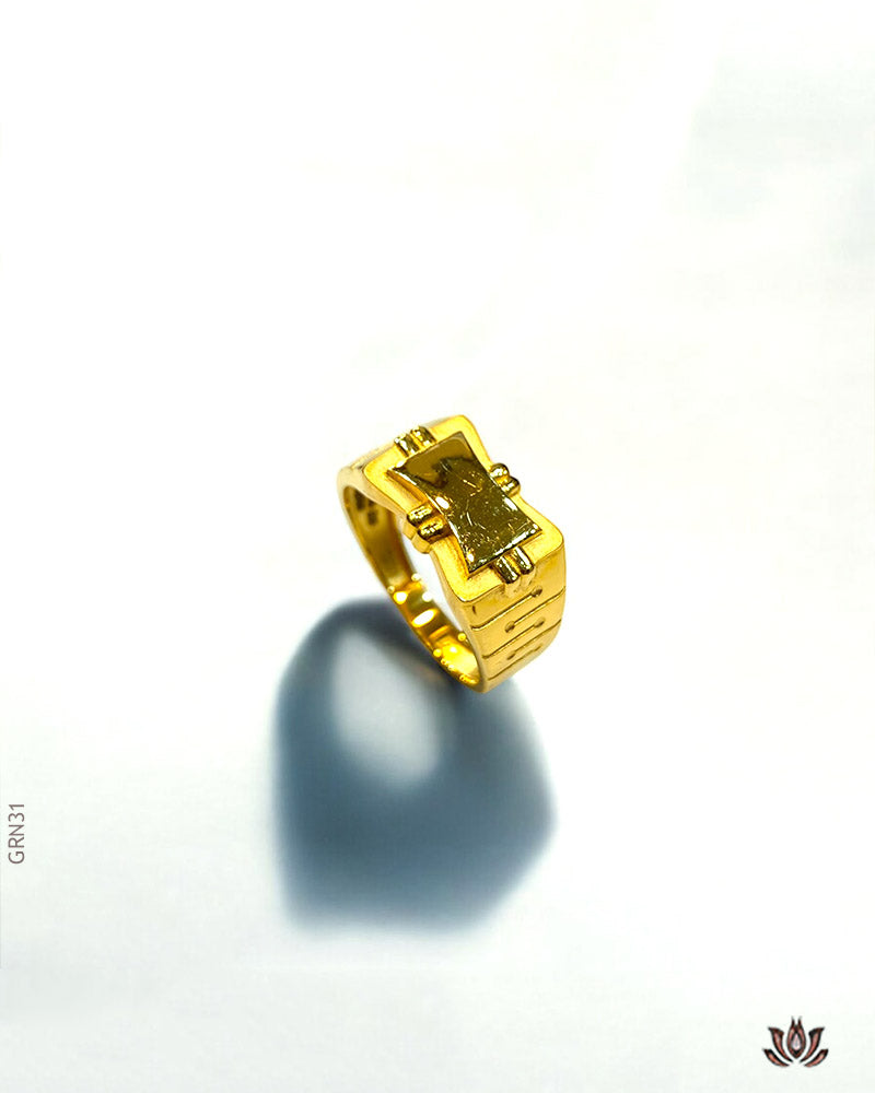 22K Yellow Gold Prominent Mens Ring