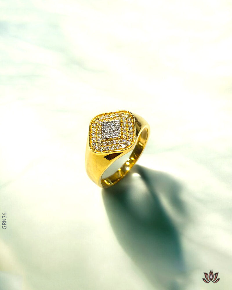 22K Yellow Gold Prominent Mens Ring