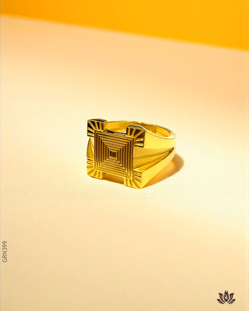 22K Yellow Gold Prominent  Men's Ring
