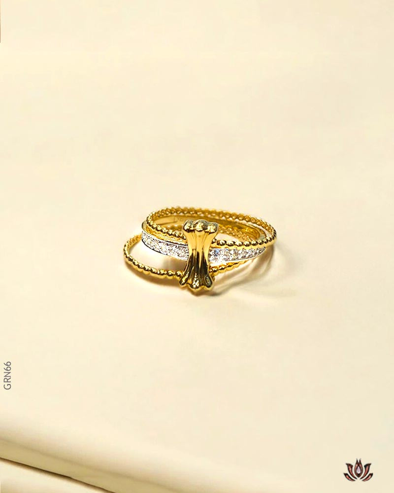 18K Yellow Gold Sparkling  Ring