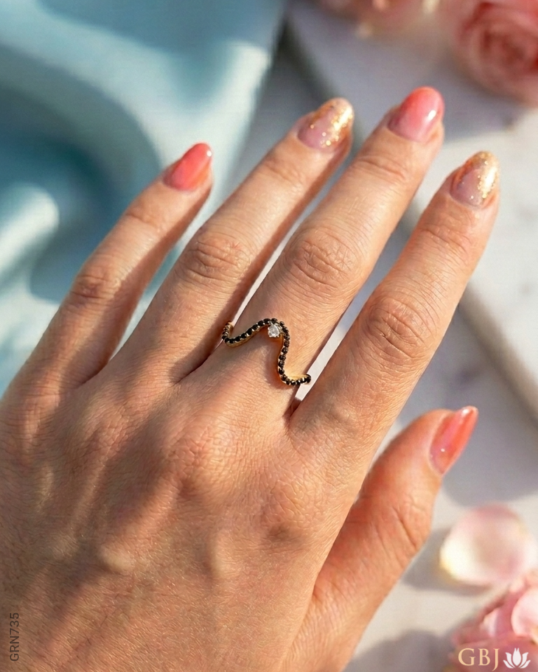 18K Yellow Gold Wave Black Swarovski Ring