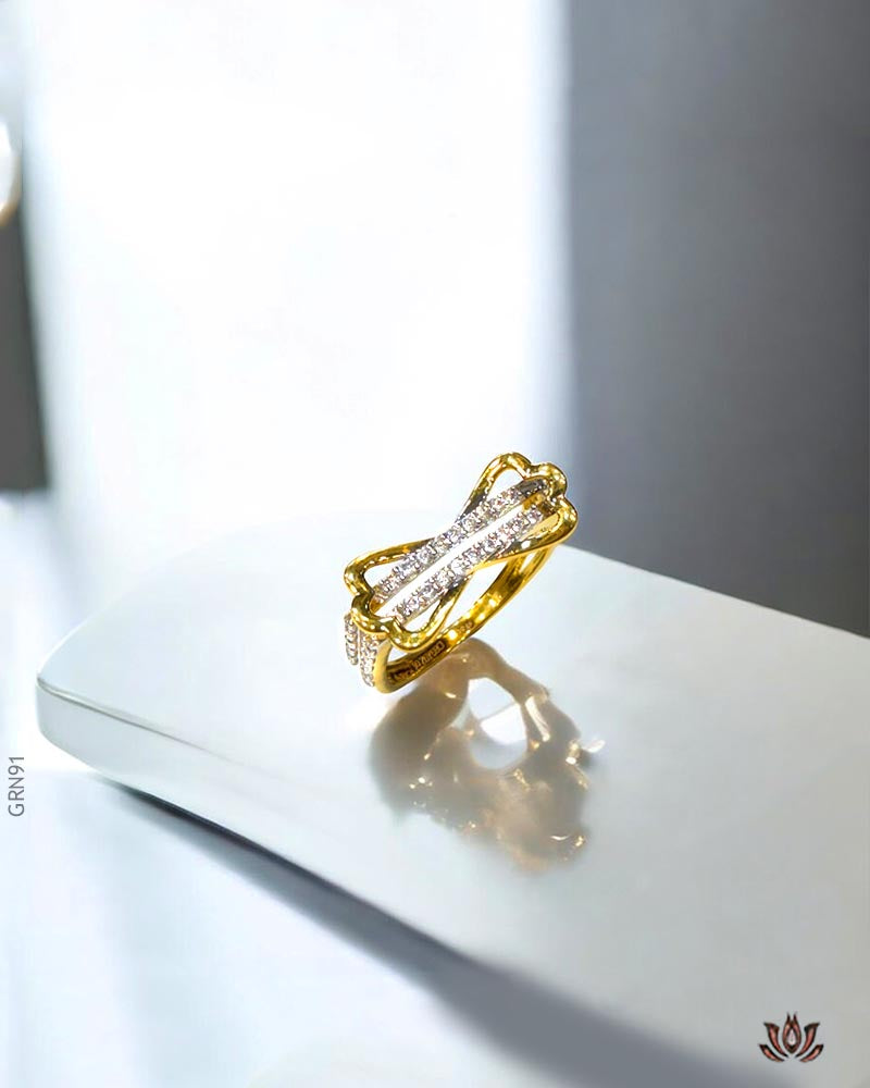 18K Yellow Gold Luxurious Swarovski Ring
